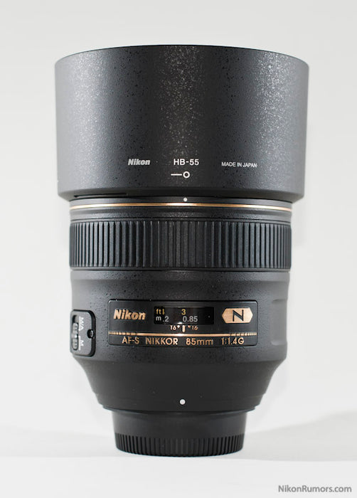Nikon AF-S NIKKOR 85mm f/1.4G Lens Professional Bundle