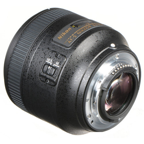 Nikon AF-S NIKKOR 85mm f/1.8G Lens Accessory Bundle