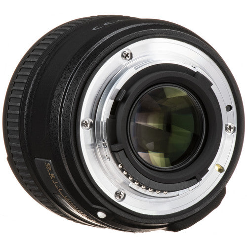 Nikon AF-S NIKKOR 50mm f/1.8G Lens with Top Accessory Bundle
