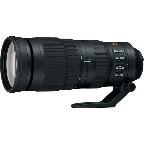 Nikon AF-S NIKKOR 200-500mm f/5.6E ED VR Deluxe Bundle