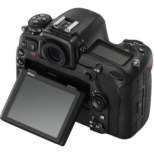 Nikon D500 DSLR Camera Sports and Wildlife Kit