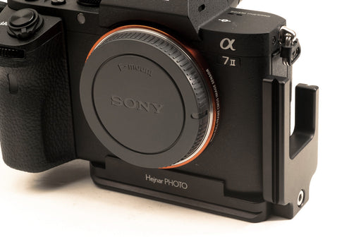 Sony Alpha a7 II Mirrorless Digital Camera (Body Only)w/ 256GB Memory &amp; Flash Accessory Bundle
