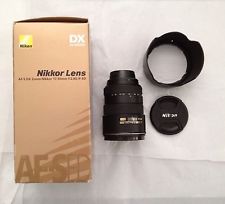 Nikon AF-S DX Zoom-NIKKOR 17-55mm f/2.8G IF-ED Starter Bundle